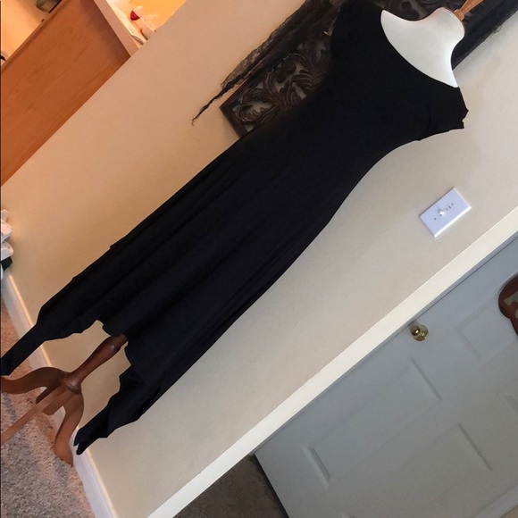 Beautiful black handkerchief maxi skirt - Picture 3 of 5